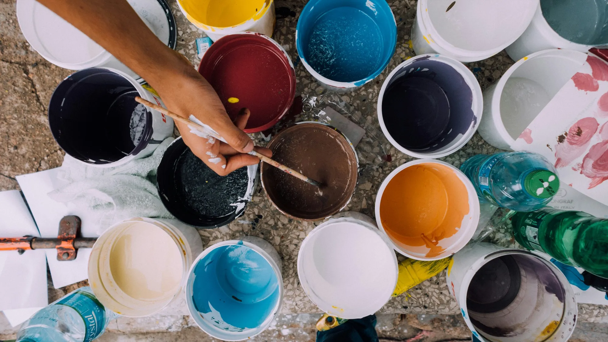 Mixing colours on site